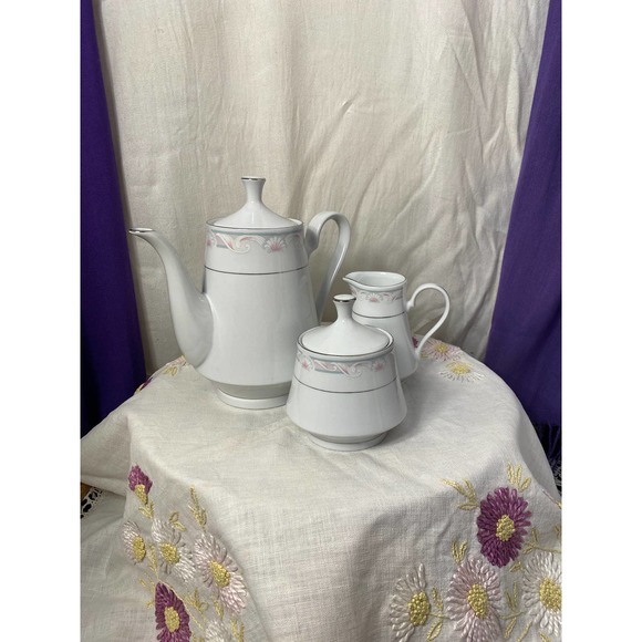 3 Piece Tea Set by Crown Ming Fine China, Tienshan Coquille pattern. Jian Shiang - Picture 2 of 14